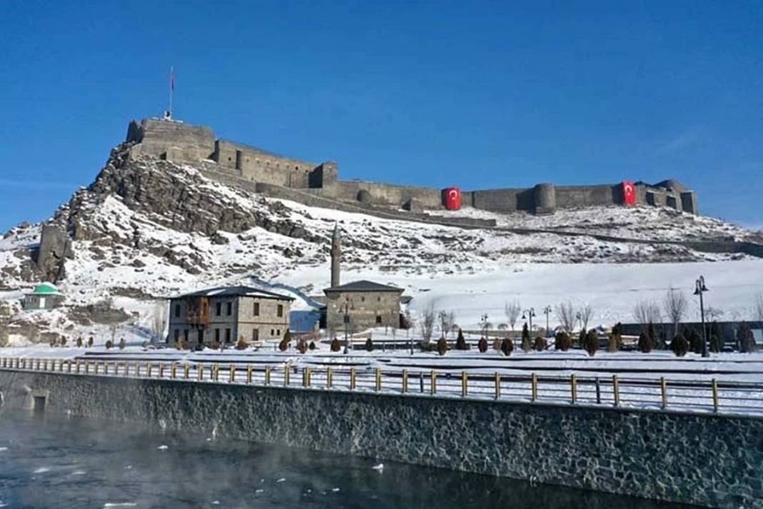 Soğuk hava rekoru kıran ilçe, dudakları uçuklattı! 11